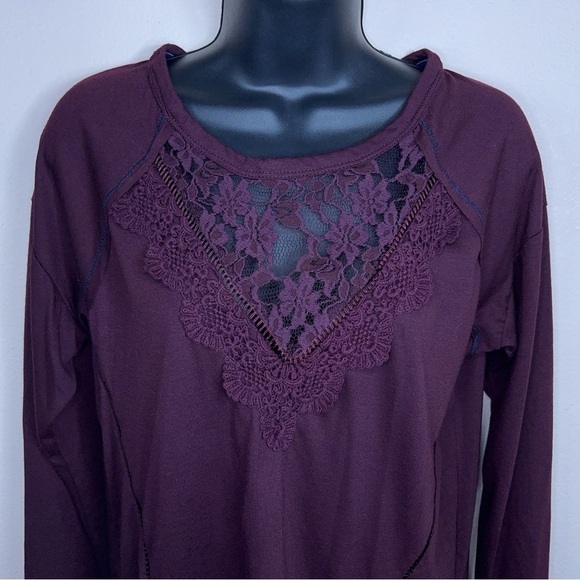 MEDIUM JOLT DARK PURPLE LONG SLEEVE TOP LACE EMBROIDERED NECKLINE - Picture 4 of 9